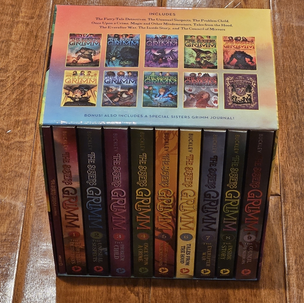 The Sisters Grimm - 9 book Box Set (+ journal) - never read - like new!